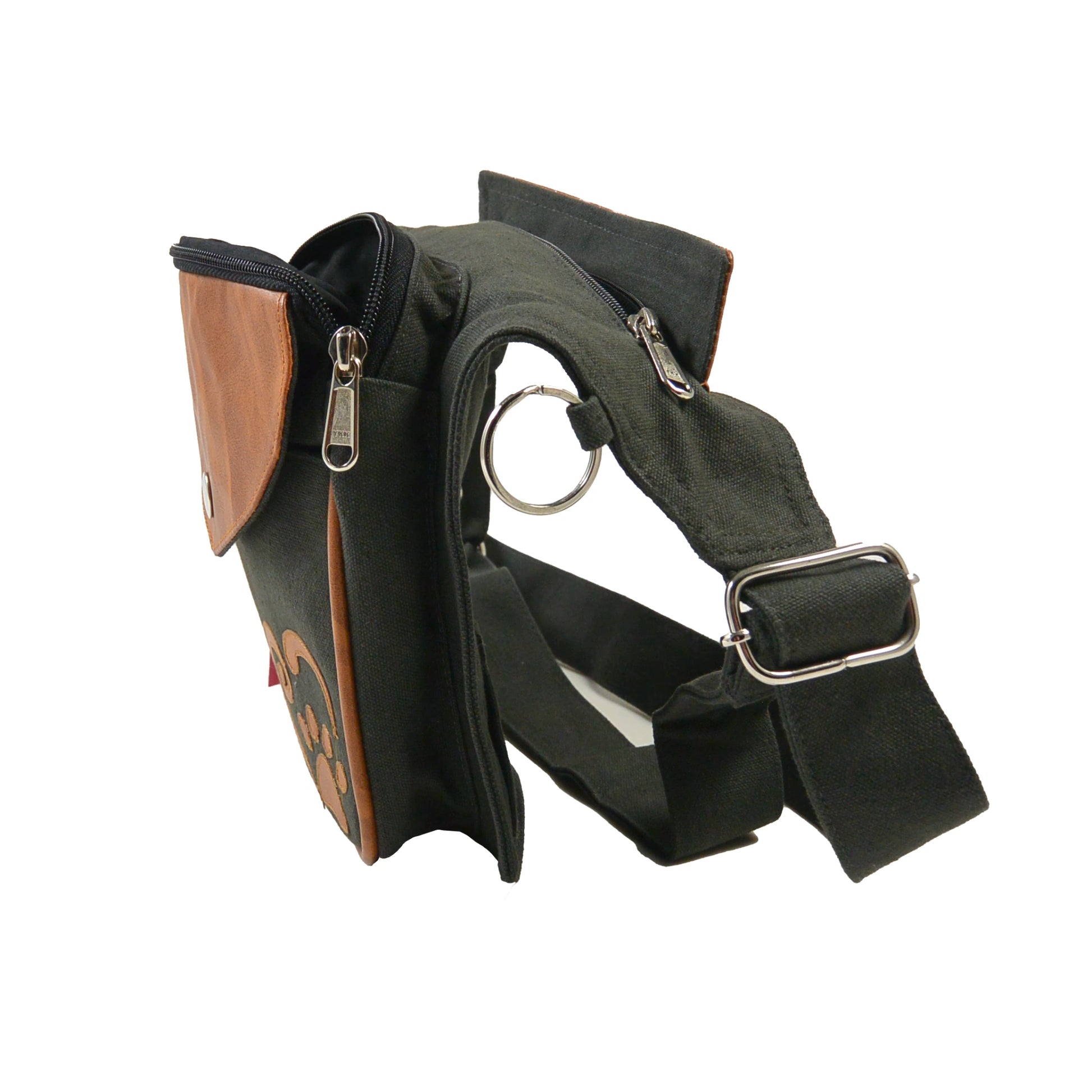 Dunkelgrüne Nijens Gassitasche „Barcelona“ aus Canvas mit cognacfarbener Rexin-Applikation und Pfotenmotiv, mit Karabiner/D-Ring am Gurt. Seitenasicht.
