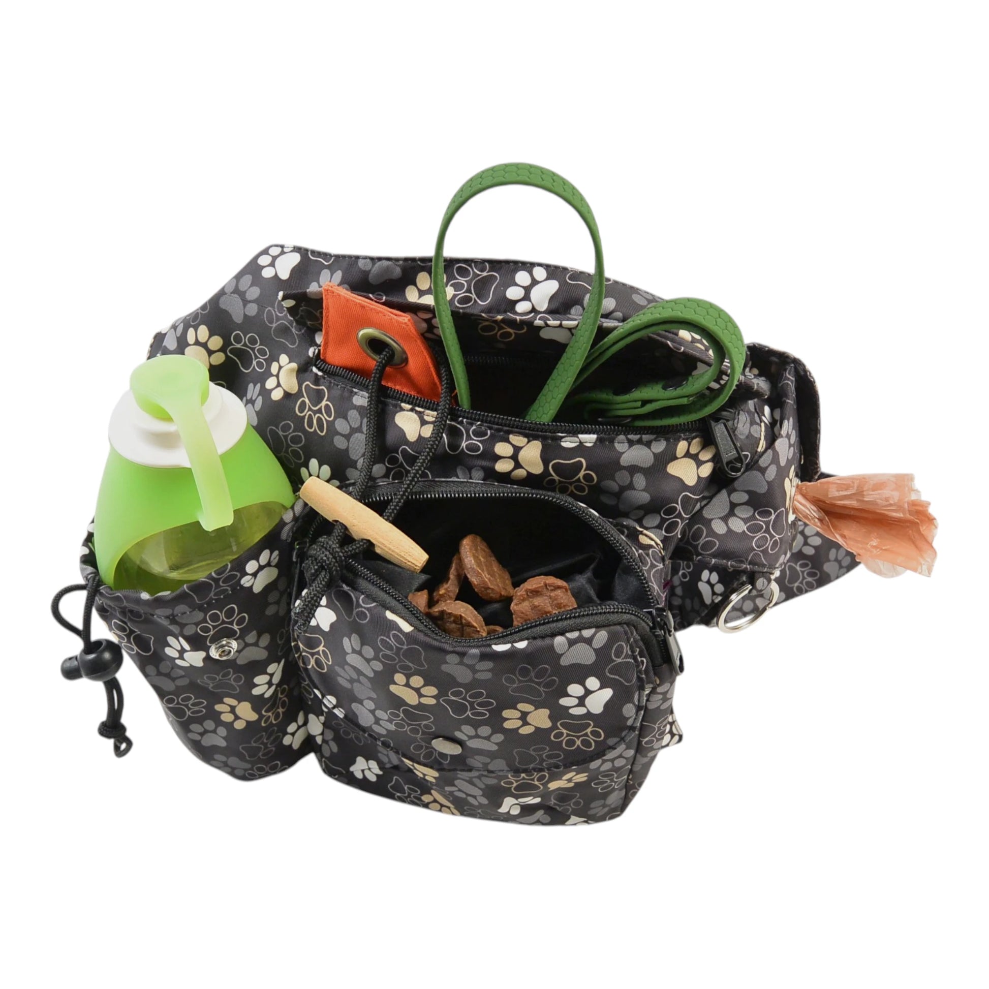 Schwarze Nijens-Hüfttasche mit farbigen Pfotenmotiven, grüner Flasche und Ring für Leine oder Karabiner. Geöffnete Gassitasche mit integriertem Kotbeutelspender und praktischem Innenfach für Hundezubehör.