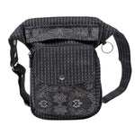Nijens Gassi-Tasche Hannover aus schwarzem Canvas mit grauem Ethno-Muster und verstellbarem Gurt