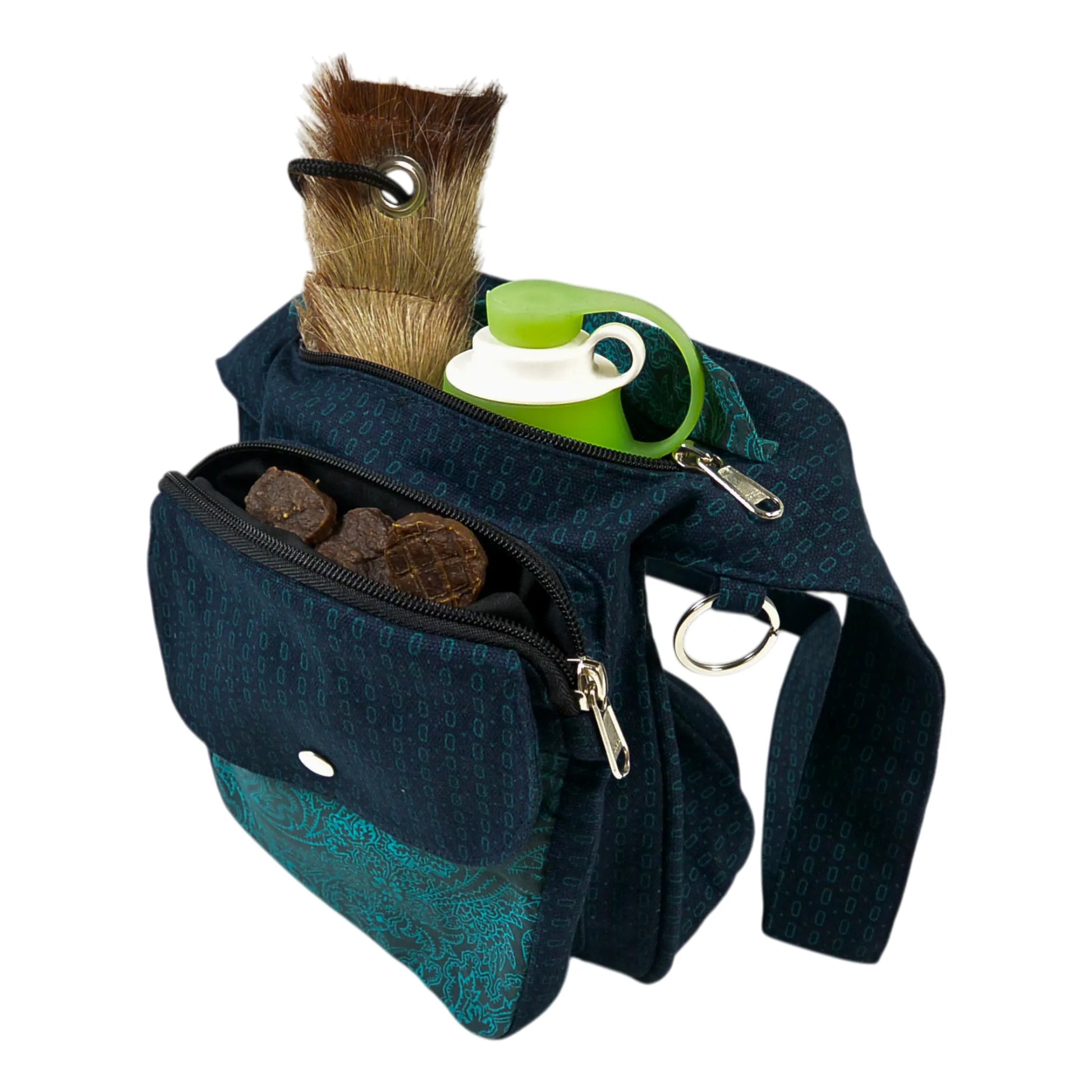 Nijens Gassitasche Hannover aus Canvas-Baumwolle in Petrol mit Paisley Muster, Frontansicht mit Leckerlifach und Trinkflasche.