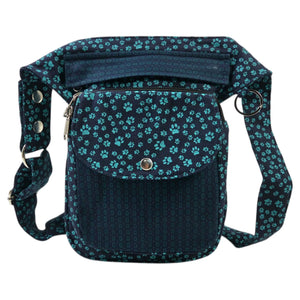 Gassitasche Hannover aus Canvas-Baumwolle in Marineblau mit türkisfarbenem Pfotenmuster. Frontansicht.