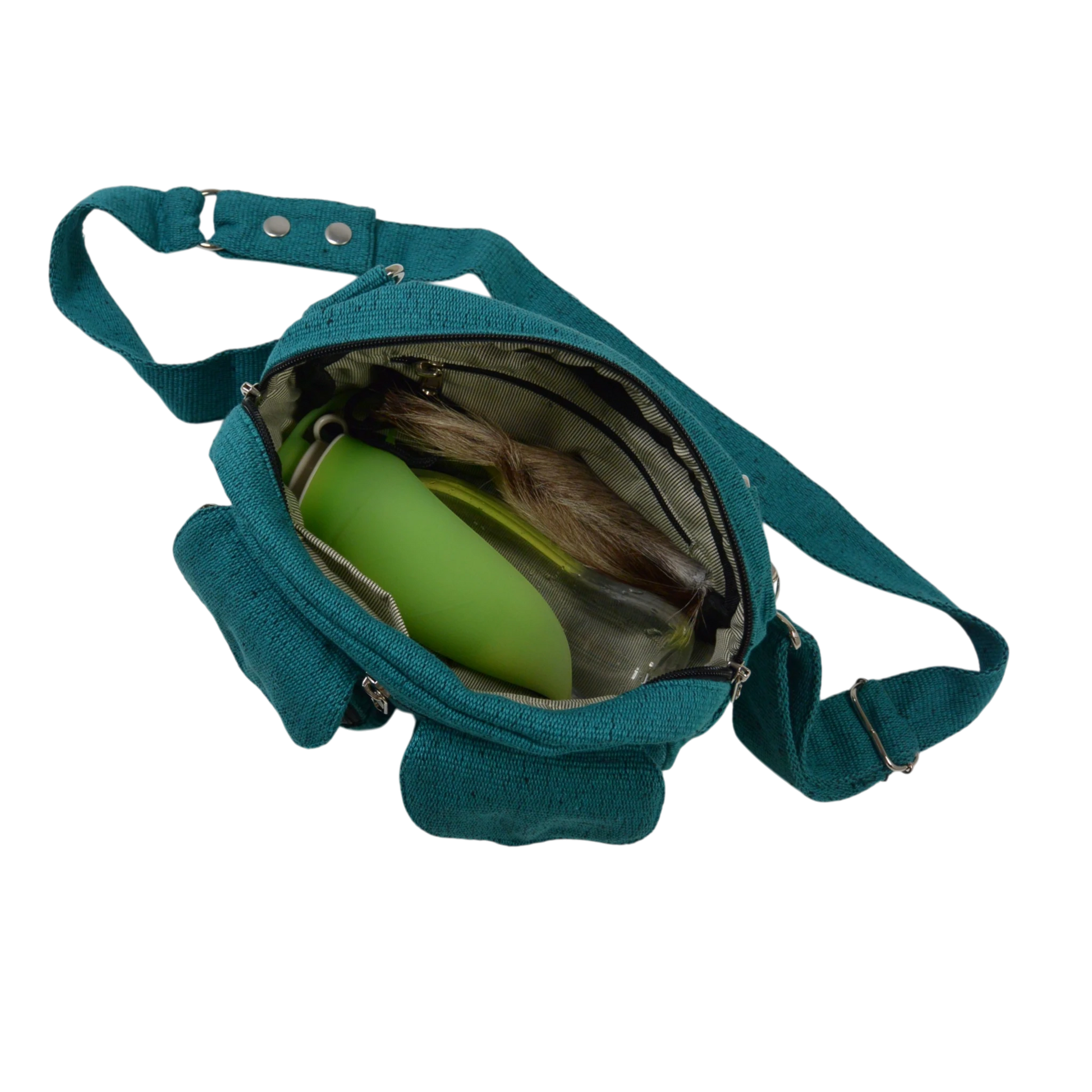 Gassitasche, Bauchtasche sowie Umhängetasche aus Canvasstoff Türkies und Hundetrinkflasche im Hauptfach.