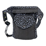 Funktionale Gassi-Tasche Barcelona groß mit Leckerli-Fach und Karabiner-Ring in Schwarz-Grau