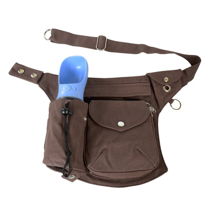 Canvas Gassi-Tasche in Braun von Nijens mit Flaschenhalter, Leckerlifach. Frontalansicht.