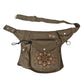Wasserabweisende Gassi-Tasche „Brandenburg“ in Braun mit Mandala-Stickerei, praktischem Frontfach und verstellbarem Schultergurt – Vorderansicht