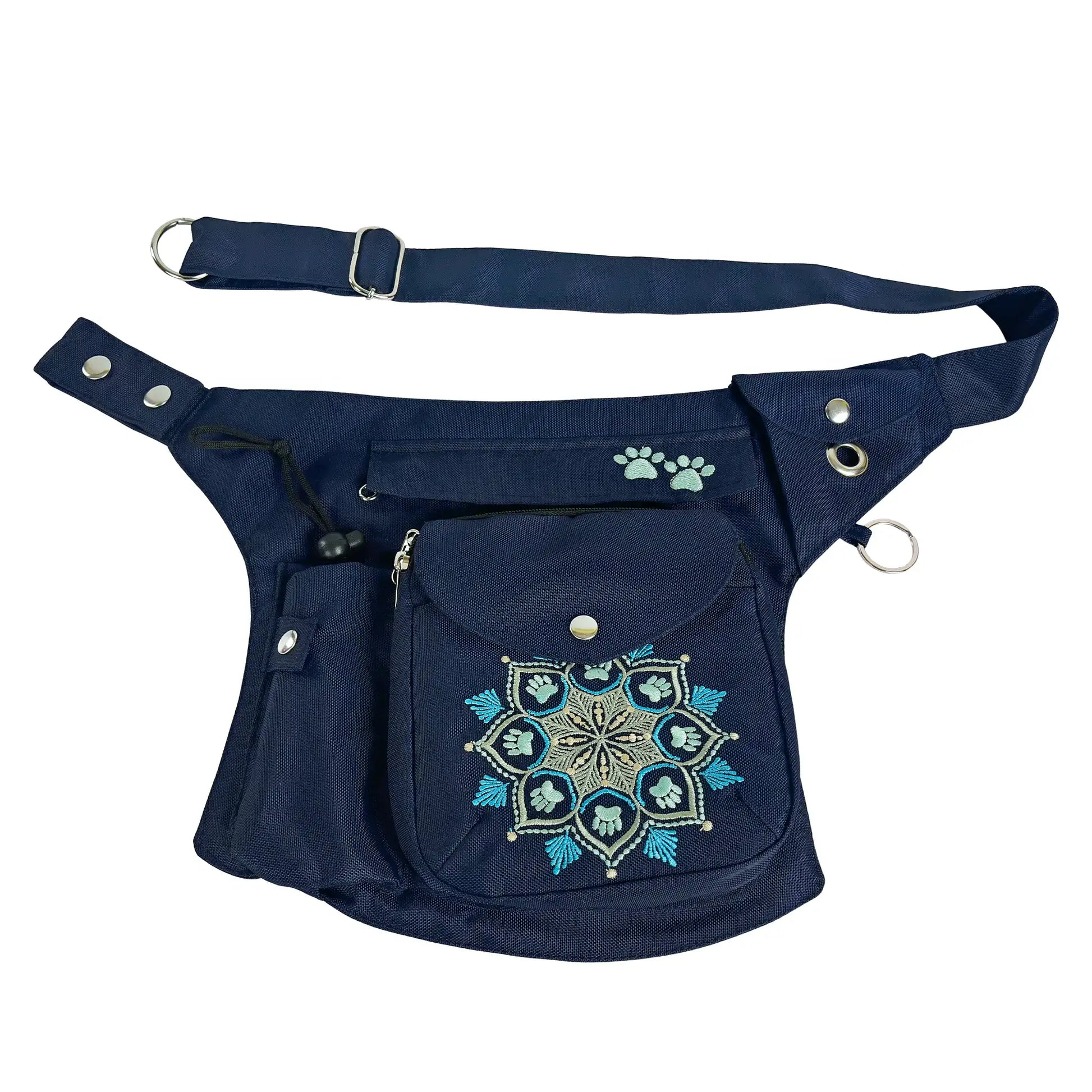 Dunkelblaue Gassi-Tasche „Brandenburg“ mit Mandala-Stickerei, Reißverschlussfächern und integriertem Kotbeutelspender – Vorderansicht