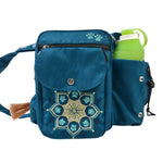 Wasserabweisende Gassi-Tasche Konstanz in Petrol mit Mandala-Stickerei, Flaschenhalter, Vorderansicht