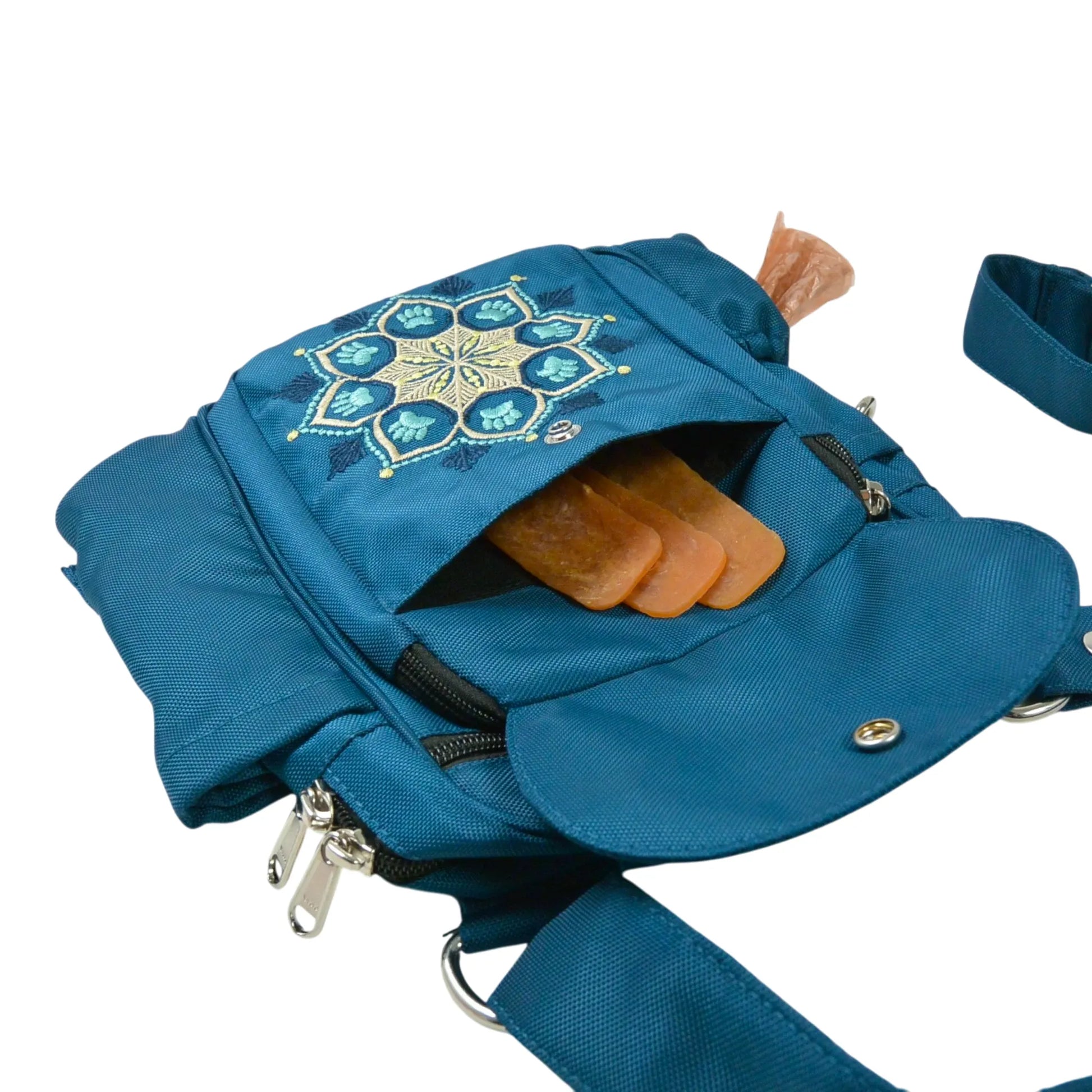 Wasserabweisende Gassi-Tasche Konstanz in Petrol mit Mandala-Stickerei, Leckerli im Fach, Sicht von oben