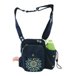 Canvas Gassi-Tasche Konstanz in Dunkelblau mit Mandala-Stickerei, Flaschenhalter, Vorderansicht