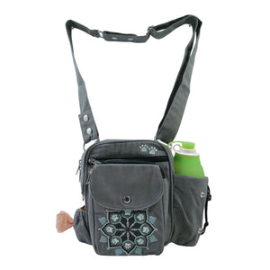 Canvas Gassi-Tasche Konstanz in Grau mit dekorativer Mandala-Stickerei und praktischem Frontfach mit Druckknopf.