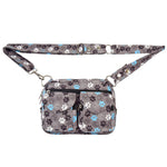 Gassi-Tasche in Grau-Türkis mit Pfotenmotiv. Wasserabweisend, mit 6 Fächern & 2 Leckerli-Fächern, mit Gürtel-Verlängerung als Crossbodybag tragbar.