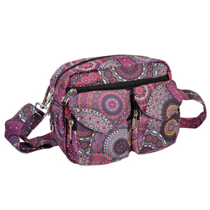 Bunte Gassitasche BERLIN von Nijens mit Mandala-Muster, sechs Fächern, verstellbarem Gurt und zwei auswaschbaren Leckerli-Taschen – ideal für Hundebesitzer.