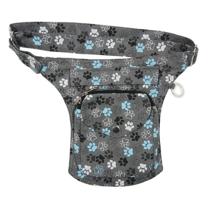 Vorderseite der Gassi-Tasche Barcelona in Grau mit stilvollem Pfotenmuster und Druckknopfverschluss