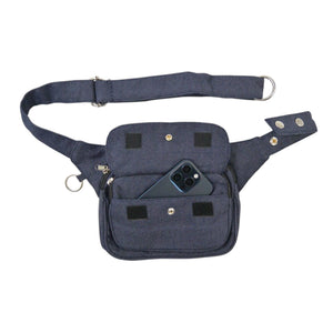 Gassi-Tasche Frankfurt aus Denim – geöffnetes Frontfach mit Einsteckfach für Smartphone