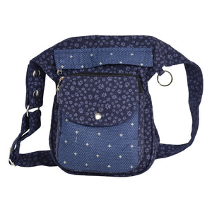 Nijens Gassi-Tasche in Dunkelblau mit kleinen Pfotenabdrücken – ideal für Hundespaziergänge