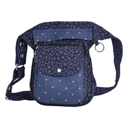 Nijens Gassi-Tasche in Dunkelblau mit kleinen Pfotenabdrücken – ideal für Hundespaziergänge