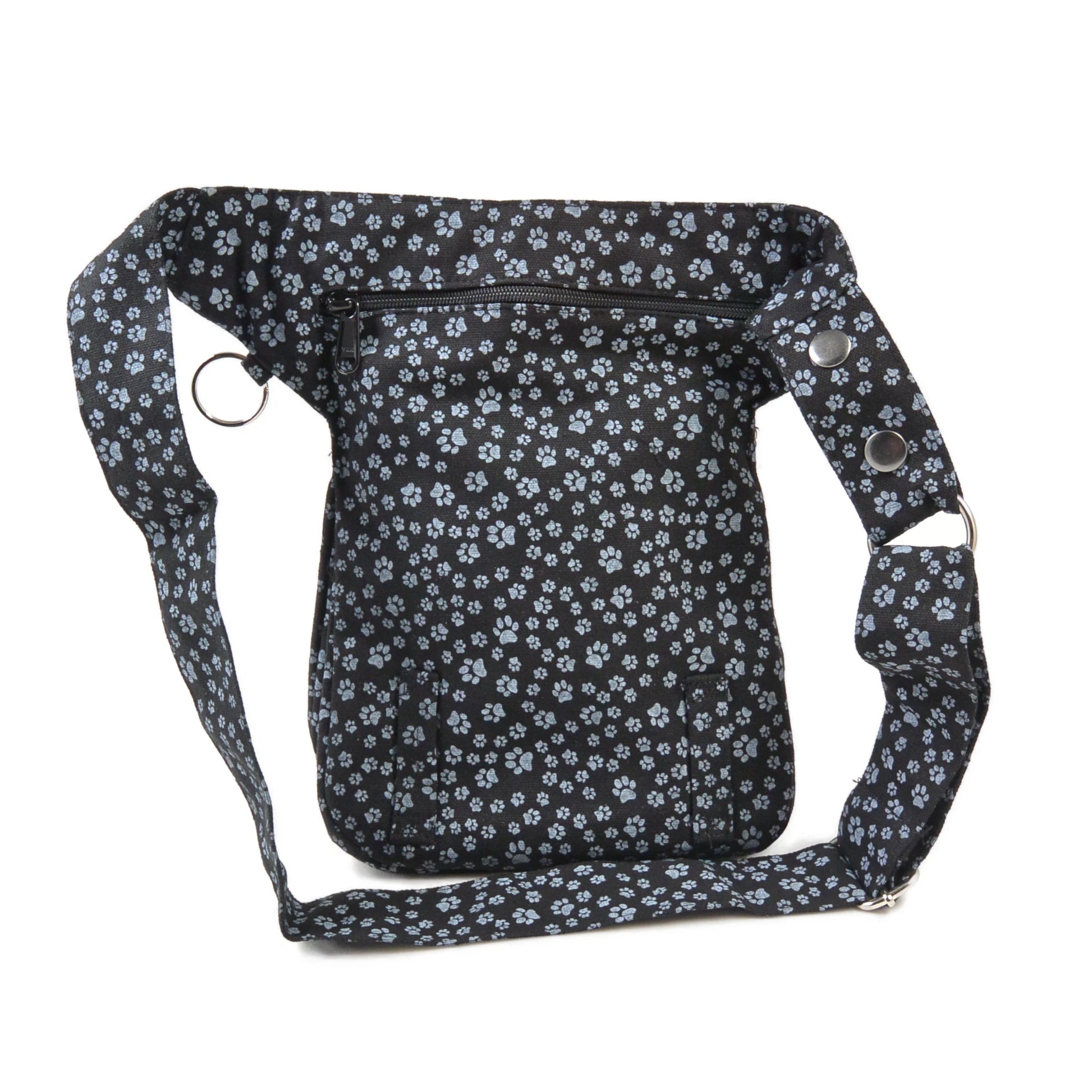Gassi-Tasche für Hundebesitzer Leckerlitasche aus Stoff mit Pfotenmuster Grau-Schwarz, Rückseite.