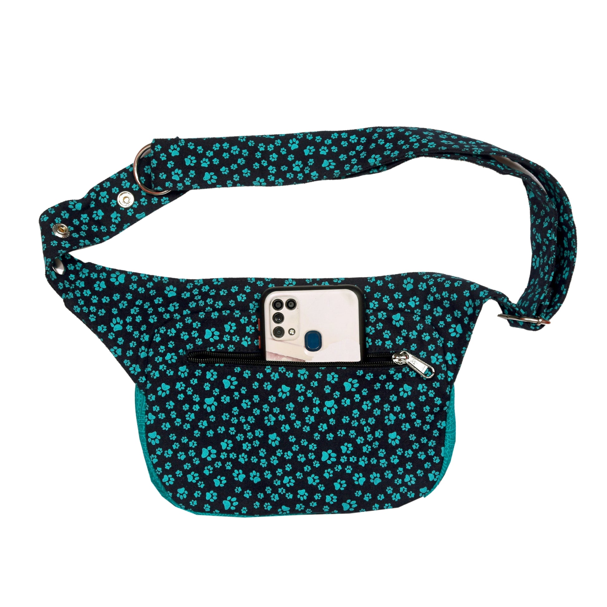 Gassitasche Frankfurt in Teal Pfotenmuster mit Smartphone im Reißverschlussfach – sportliches Design mit robustem Gurt.