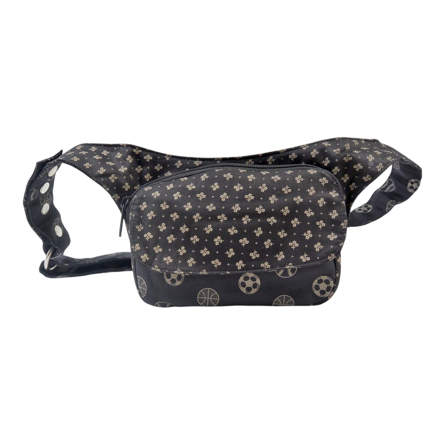 Kleine horizontale Gassi-Tasche MAINZ aus Baumwolle mit Sportball- und Blumen-Muster, Frontansicht