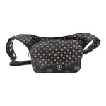 Kleine horizontale Gassi-Tasche MAINZ aus Baumwolle mit Sportball- und Blumen-Muster, Frontansicht