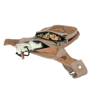 Offene Tasche mit sichtbarem Leckerli-Fach und geräumigem Innenraum – perfekt für Reiten oder Spaziergang