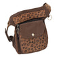 Vorderansicht der Gassitasche mit befestigter Gürtelverlängerung, aus echtem Leder und Canvas in Mocca-Braun mit Pfoten- und Herzprägungen - Nijens Shop