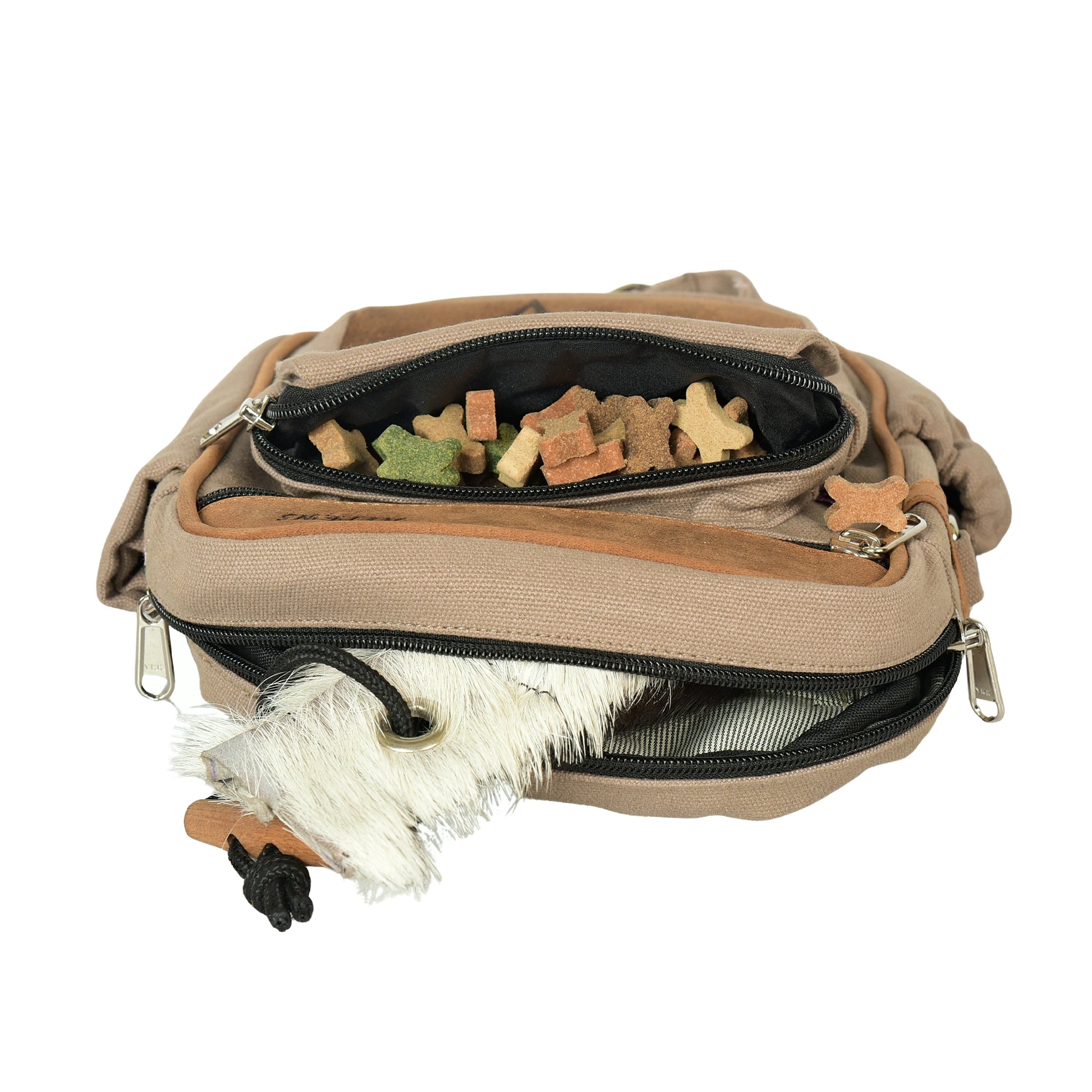 Leckerli-Fach geöffnet - 
Gassi-Tasche Konstanz mit geöffnetem Leckerli-Fach, ideal für Hundetraining und Belohnungen