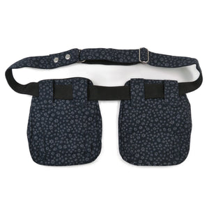 Ansicht Rückseite der Doppelte-Gassitasche aus Canvas, Marineblau mit kleinen Pfoten-Design.