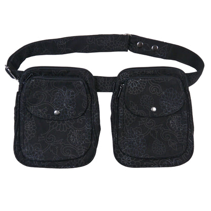 Doppelte-Gassitasche aus Canvas, Schwarz mit floralen Ornamenten. Inkl. Gürtel und extra auswaschbarem Leckerlifach.