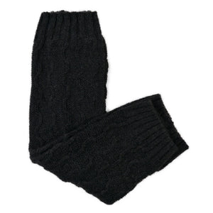 Gestrickte Beinstulpen Schwarz – warme Strickstulpen mit Rippbündchen von Nijens - elastischer Bund und weicher Strick.