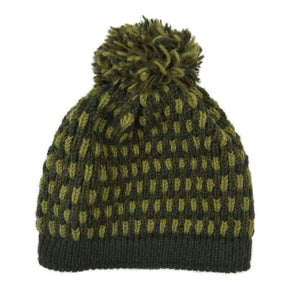 Bommelmütze aus Schurwolle in Grün-Braun-Tönen.