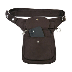 Gürteltasche für Hundebesitzer mit integriertem Leckerlifach aus Canvas Baumwollstoff in Braun. Vorne gibt es ein verschließbares Einsteckfach.