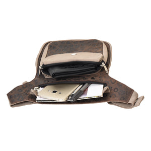 Innenansicht der Nijens Gassi-Tasche Hannover in Beige-Braun mit Fächern für Handy, Portemonnaie und Stifte