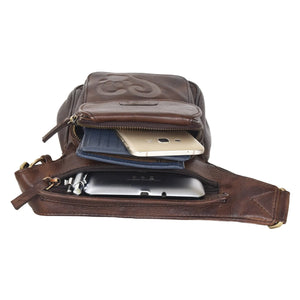 Gürteltasche aus Leder in Mahagoni Braun mit Pfote&Herzprägung