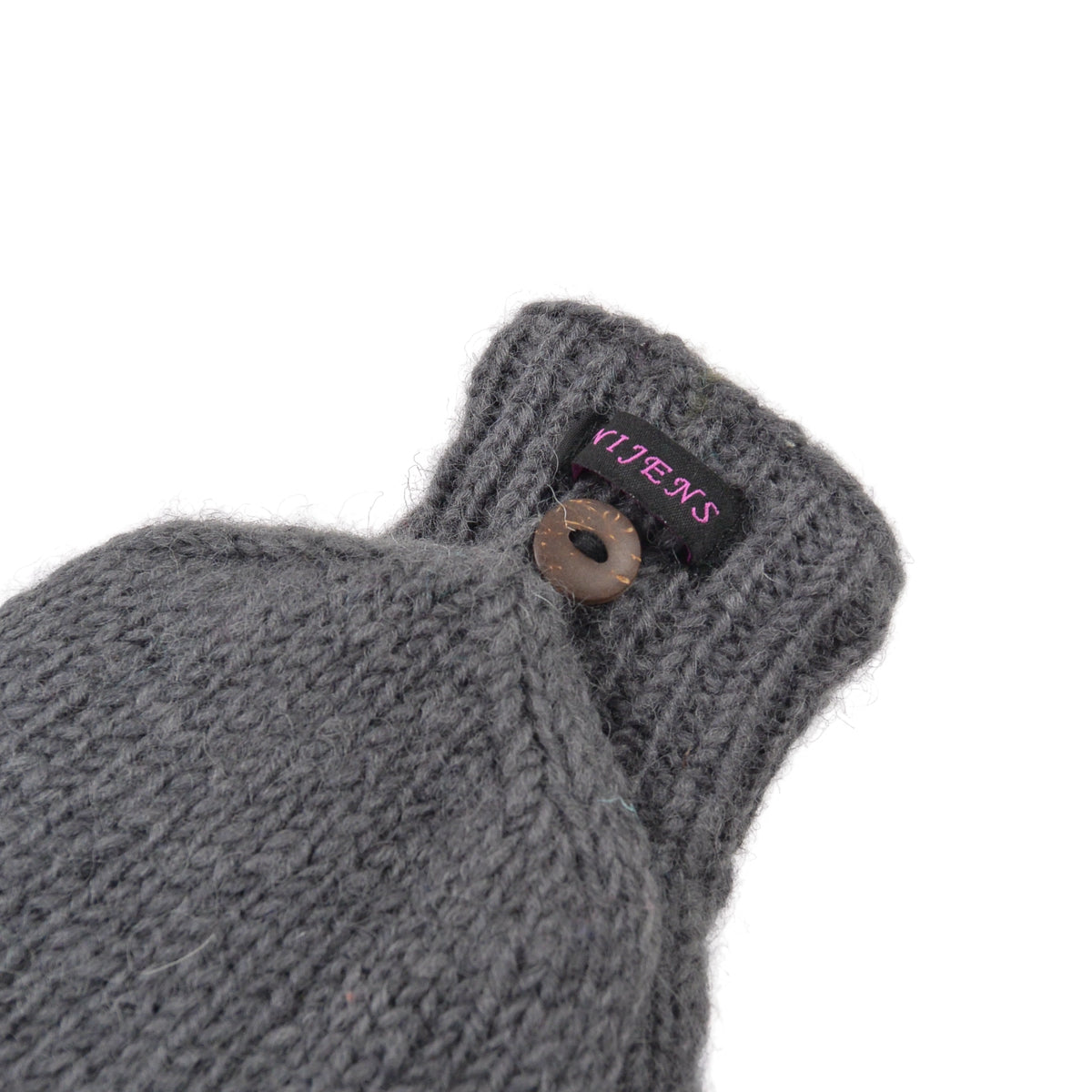 Ausschnitt: Fingerlose Handschuhe aus Schurwolle in Anthrazit mit Fleeceeinlage mit Holzknopf auf dem Handrücken zum Fixieren der Fingerkappe.