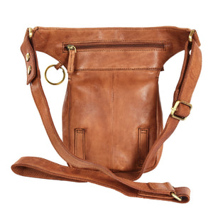 Gürteltasche, Gassi-Tasche in Leder Braun. Auf der hinteren Seite befindet sich ein weiteres Reißverschlussfach.