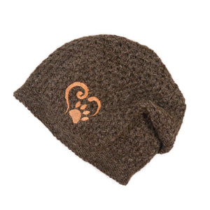Handgestrickte Wollmütze, lange Beanie-Mütze mit Pfote-Herzstickerei aus Schurwolle in Braun. Innenseite mit Fleeceeinsatz.