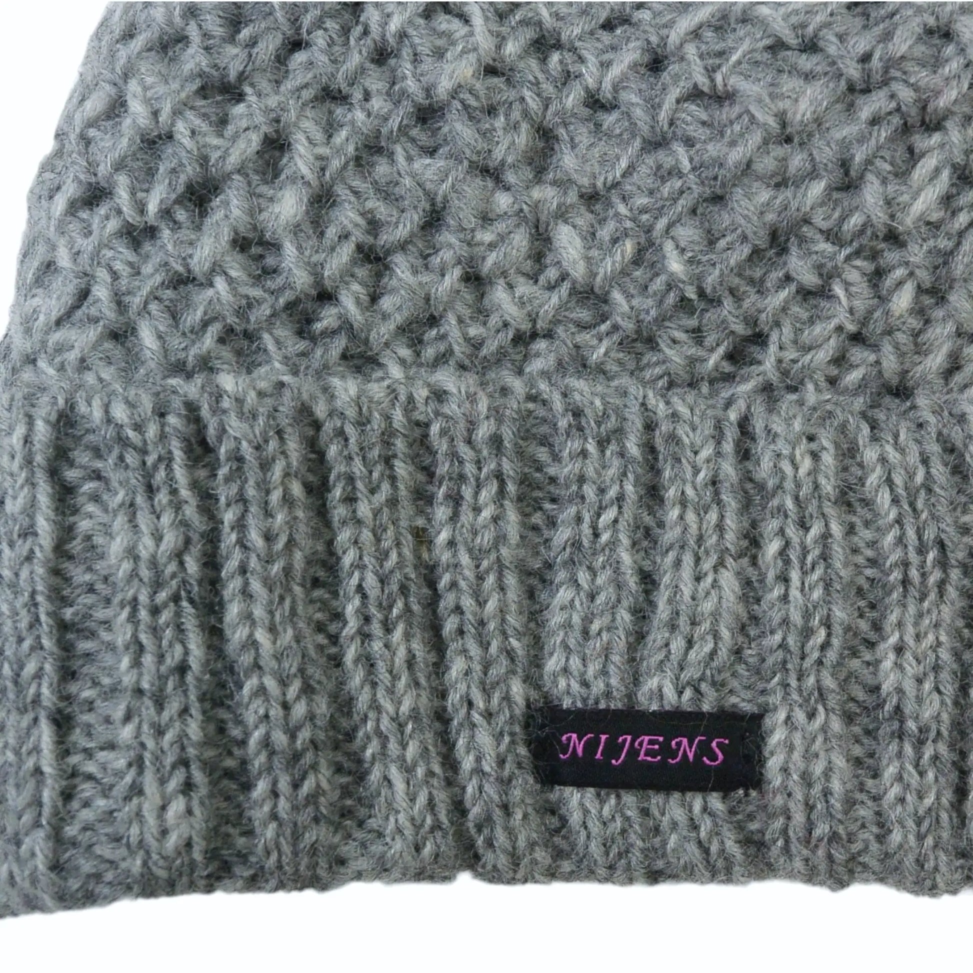 Kurze Beanie Mütze, Wollmütze aus Schurwolle, Strick Grau mit Breitem Mützenumschlag.