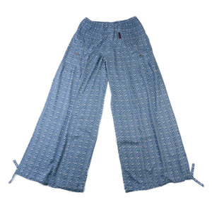 Pumphose aus Viskose Hellblau mit kleinem Blumenmuster