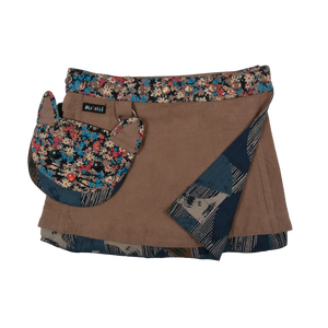 Wenderock für Kinder aus Kordsamt Kamelbraun mit abnehmbarem Katzenkopftäschchen und gläserner Druckknopfleiste.