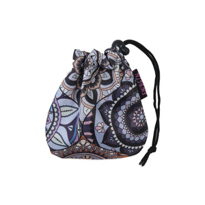 Beutel aus wasserabweisendem Polyester-Material mit Mandala-Design in Lavendel.