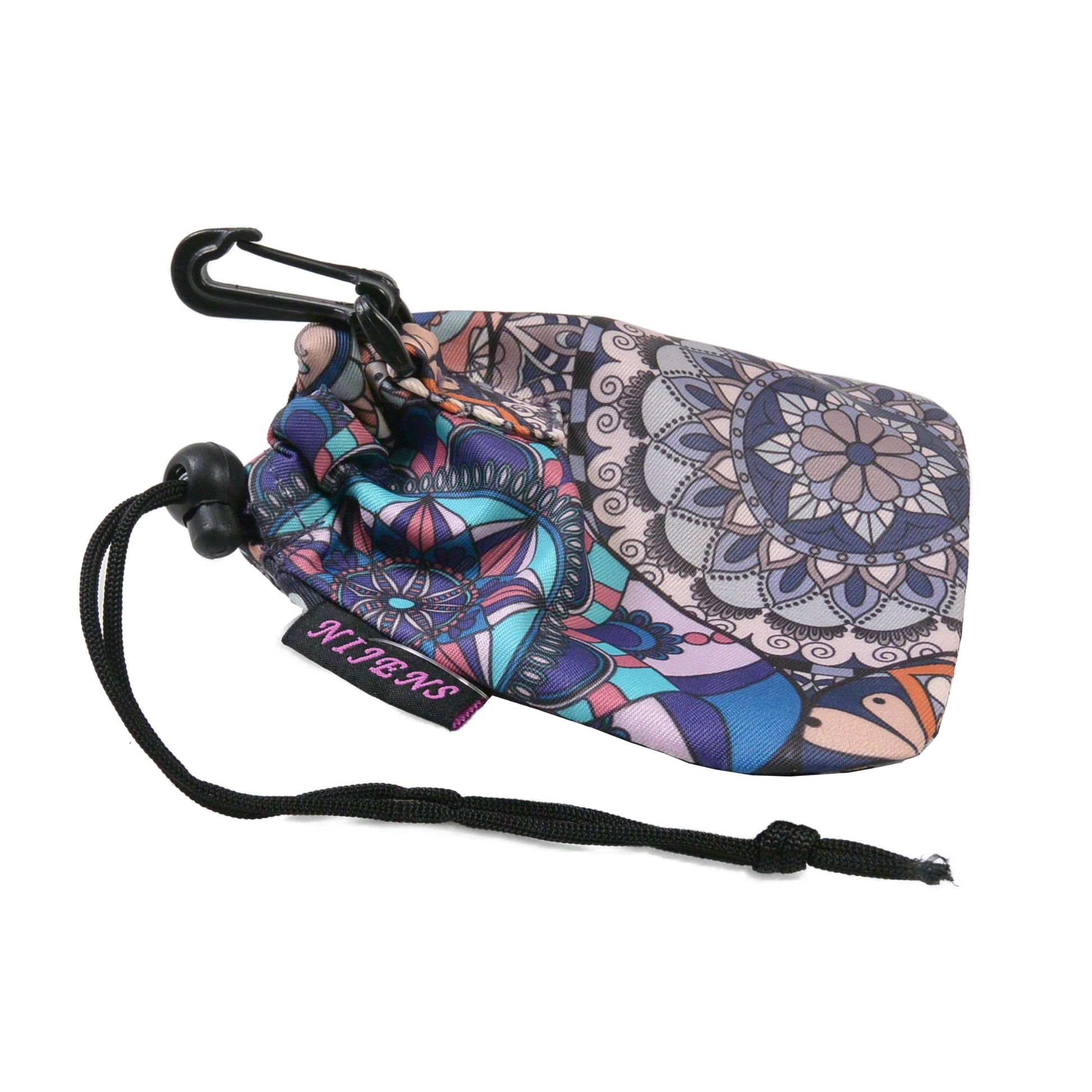Beutel aus wasserabweisendem Polyester-Material mit Mandala-Design in Lavendel mit Kordelzug, Karabiner & wasserabweisendem Innenfutter.