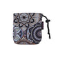 Beutel aus wasserabweisendem Polyester-Material mit Mandala-Design in Lavendel mit Kordelzug.