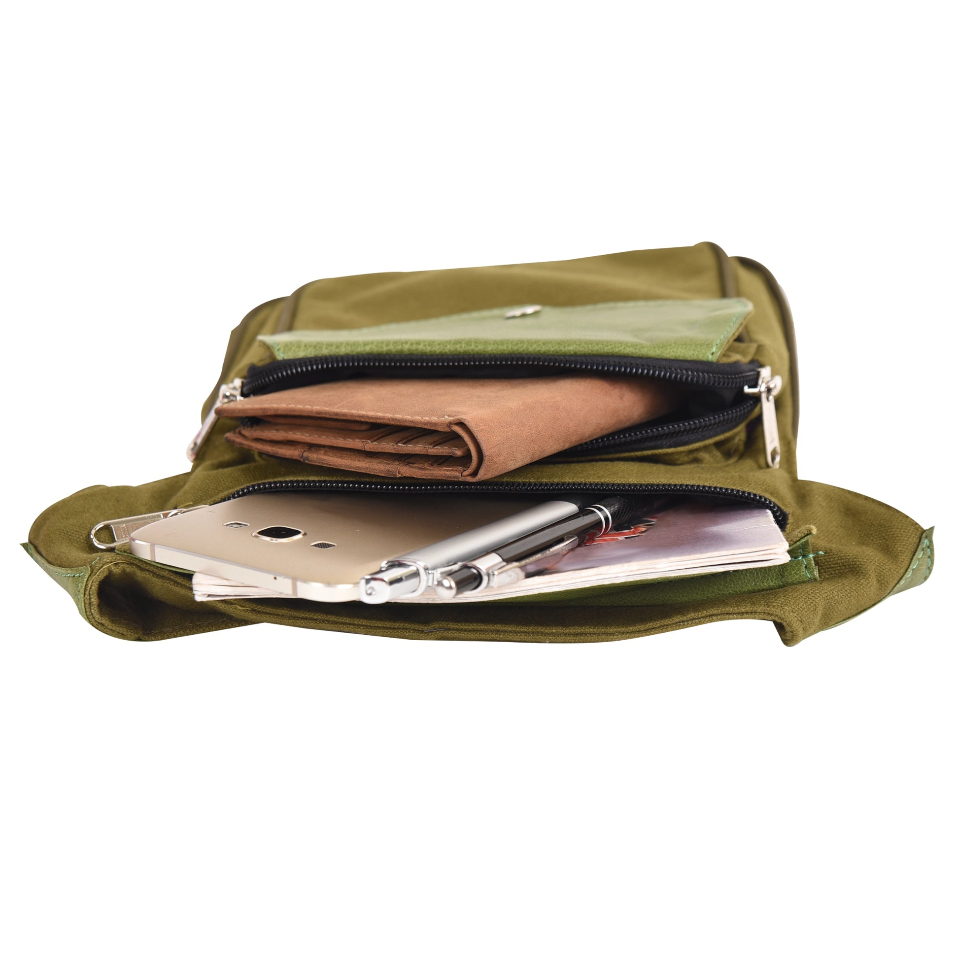 Innenansicht der Nijens Gassi-Tasche Hannover in Olivgrün mit Fächern für Handy, Portemonnaie und Stifte