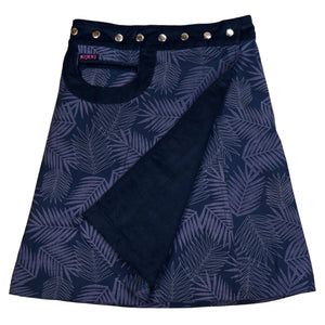 Innenseite des Rocks mit flächendeckendem Palmenprint in Blau auf blauer Baumwolle.