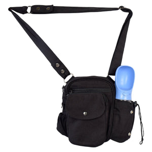 Vorderansicht der Tasche mit integrierter blauer Hundetrinkflasche im seitlichen Halter. Gassitasche aus Stoff - Konstanz black Nijens Shop