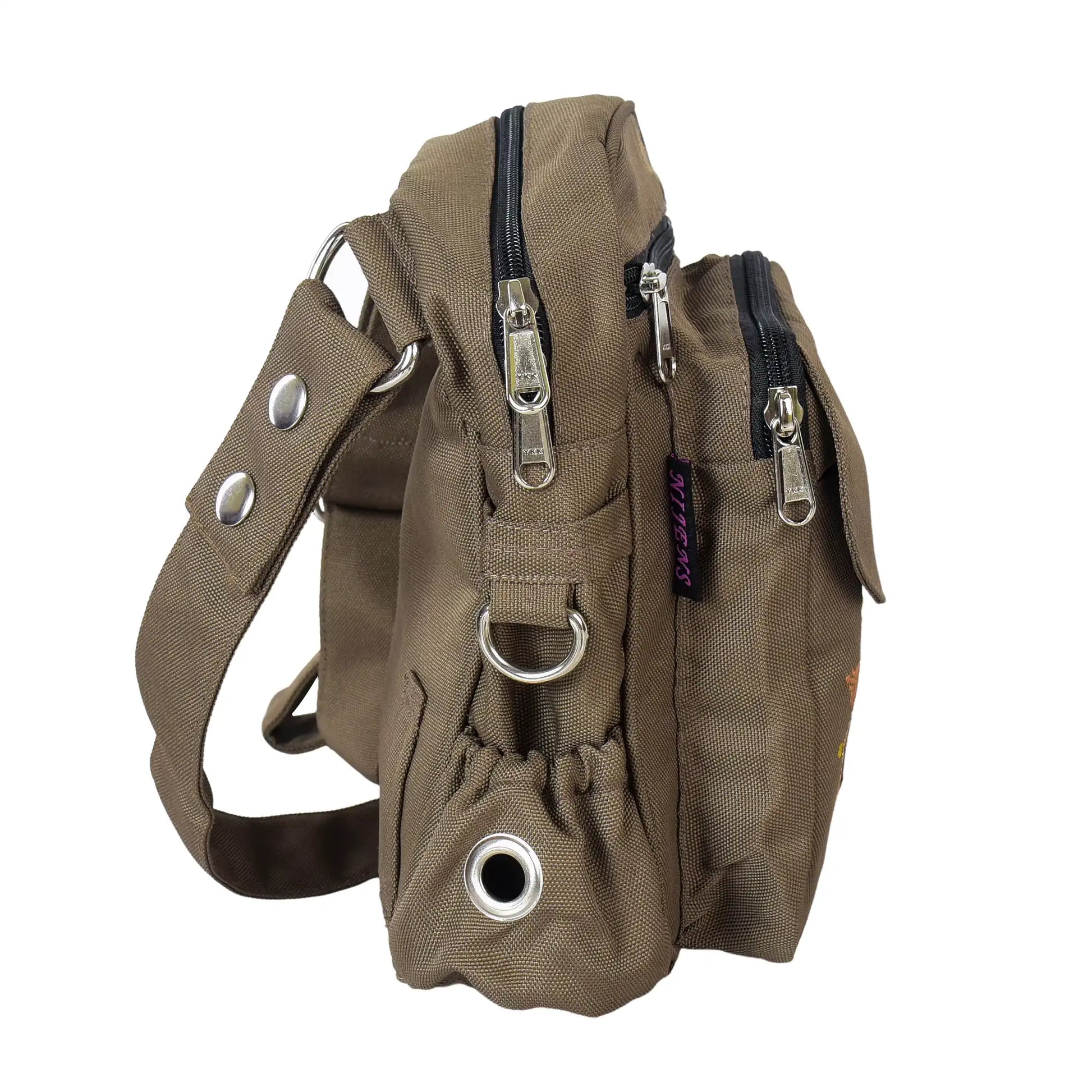 Detailansicht der braunen Gassi-Tasche Konstanz mit Mandala-Muster, Reißverschlussfächern und Kotbeutelspender