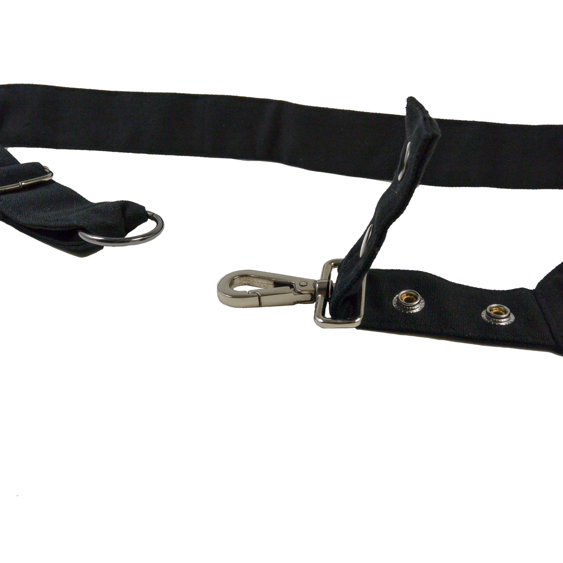 Karabiner-Verschluss an Nijens Hüfttasche in Seitenansicht – schneller Wechsel 