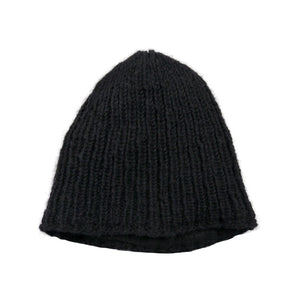 Kurze Beanie Mütze, Wollmütze aus Schurwolle Schwarz.
