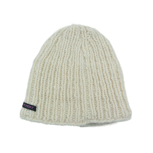 Kurze Beanie Mütze, Wollmütze aus Schurwolle Weiß.
